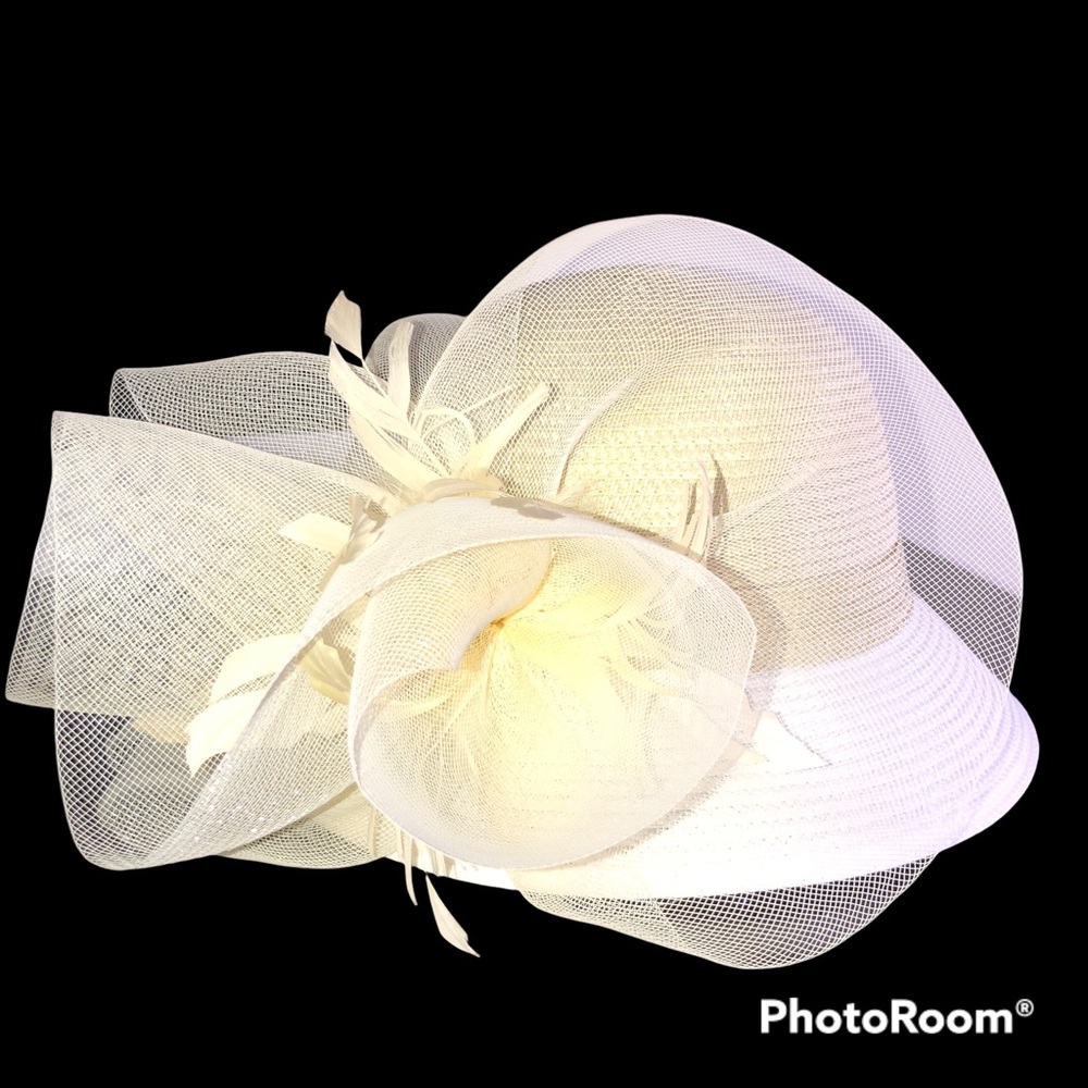 NWT Fine Millinery by August hat company taupe / white Orchid ladies hat /church
